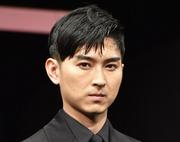 松田翔太41歳に 超久々！モデル妻とお揃いコーデの2ショで感謝 183cm ...