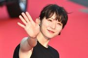 松岡茉優が知られざる経歴を告白 金スマで山村紅葉の幼少期を演じる (2025年8月9日掲載) - ライブドアニュース