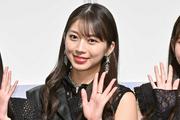 「なんでこんな格好…」 モー娘。牧野真莉愛、写真集での衝撃衣装 ...