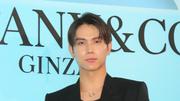 【中川大志】輝くジュエリーを身に着けティファニーイベントに ...