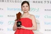 「どこで脚を見られていたのか」仲里依紗、美脚大賞受賞に驚き (2025年10月6日掲載) - ライブドアニュース