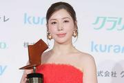 仲里依紗、美脚大賞に選ばれ驚き「まさか自分が」 好きな脚は ...