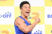 「なかやまきんに君から800万円を騙し取り、海外へ逃亡」 逮捕され ...