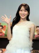 ≒JOY逢田珠里依が1st写真集、注目は“肩”「いろんな形の水着が ...