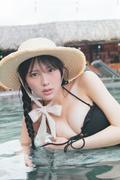 “国宝級スタイル”≒JOY・逢田珠里依、1st写真集のタイトル&表紙 ...