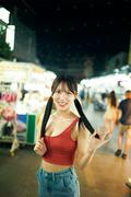 ≒JOY・逢田珠里依、笑顔弾ける20歳のみずみずしい姿 1st写真集から ...