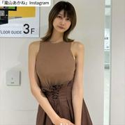 171cm“人気ABEMAアナウンサー”、タイトなニット姿が「スタイル抜群」「可愛い」「美しすぎる」（クランクイン！） - Yahoo!ニュース