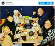 小栗旬の兄・小栗了、笑顔の家族ショットを披露し反響「家族で ...