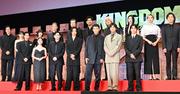 山 賢人、吉沢亮、小栗旬らキャスト16名集結！「キングダム 魂の ...