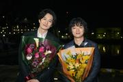 「幸せな時間でした」岡田将生＆染谷将太“兄弟”、晴れやかな笑顔でクランクアップ「田鎖ブラザーズ」今夜最終回