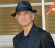 佐藤浩市“妻＆娘”達に囲まれる姿／椎名桔平＆斎藤工の圧倒的 ...