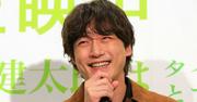 結婚電撃発表の坂口健太郎「家で額縁に入れて飾ります」 映画 ...