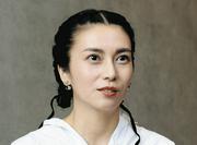 「ご自慢の背中」 柴咲コウ、ノースリーブ姿にファンざわつく ...