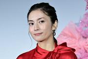 柴咲コウ、ドレス姿のバックショットに「美しい背中たまんない ...