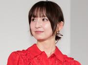 再婚した篠田麻里子、家族総出でハワイ旅行満喫 「少しずつ減って ...