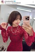 元AKB48でタレント・篠田麻里子が、ドラマのオフショットを披露した。