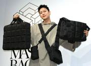 女優・趣里の夫で俳優・歌手の三山凌輝が2日、都内で「“MASU BAG ...