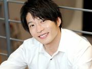 田中圭、ぐっすりお昼寝 猫のハジメちゃんに起こされる姿にファン ...