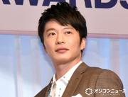 42歳迎えた田中圭、金髪メッシュ姿の近影を鈴木おさむ氏が公開 ...