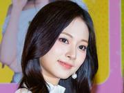 後ろ姿まで完璧…TWICE・ツウィ、ぴちぴちレギンスの“上向き美尻 ...