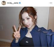 韓国の女性9人組ガールズグループ「TWICE」の日本人メンバー、サナ ...