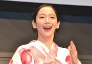 吉岡里帆　会場どよめく透明感抜群の浴衣姿　恋愛相談では既婚男性のお悩みに鋭い回答　共演者もうなる（デイリースポーツ） - Yahoo!ニュース
